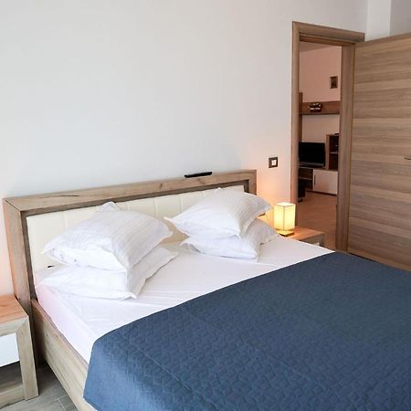 Rubic Apartment Spa N Pool Beach Resort Năvodari Eksteriør billede